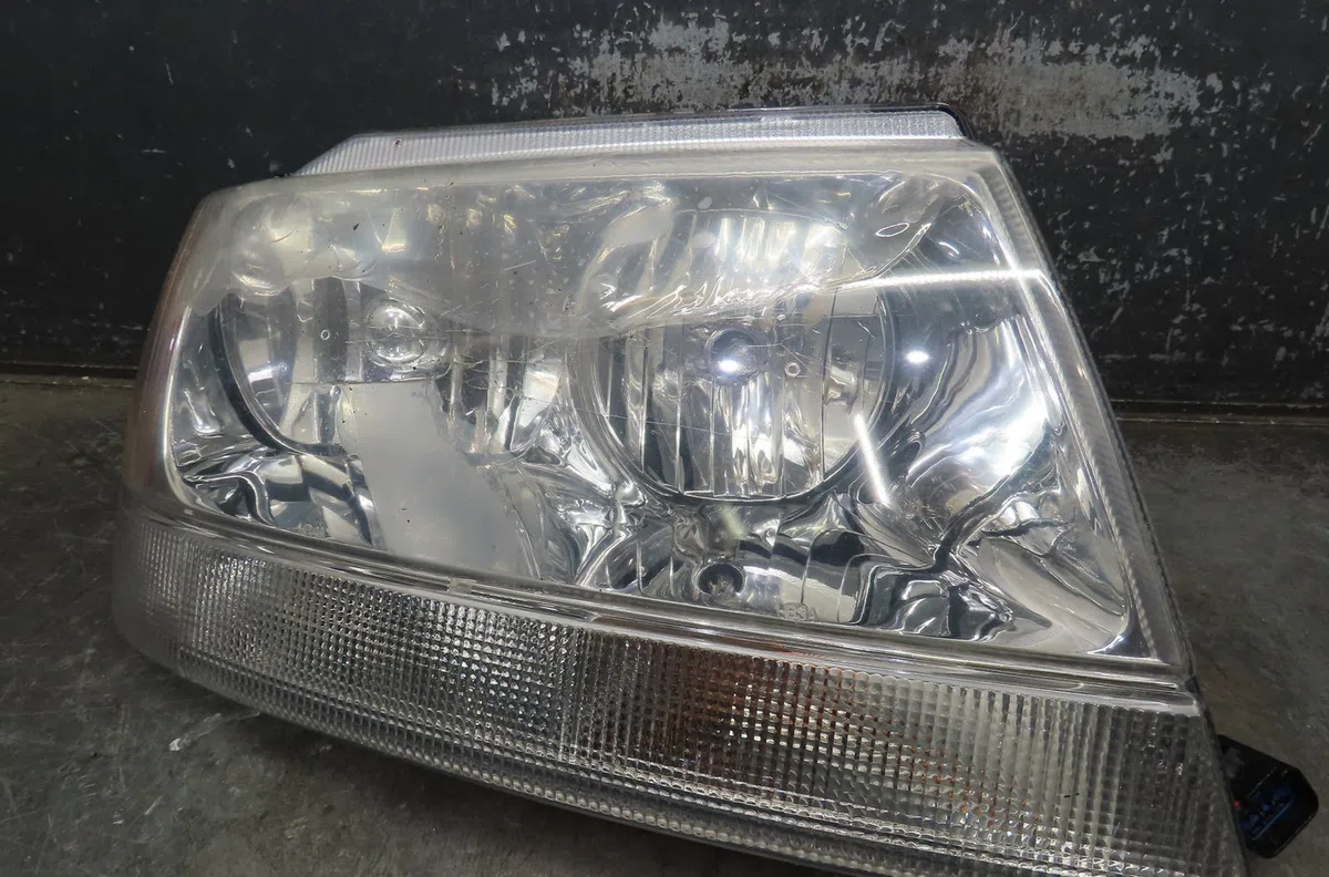Phare droit Jeep GRAND CHEROKEE II (WJ, WG) 4.0 4x4 (1999-2005) occasion
