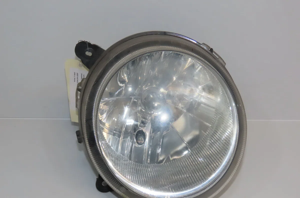 Phare droit Jeep PATRIOT (MK74) 2.0 crd 4x4 (2007-2017) occasion