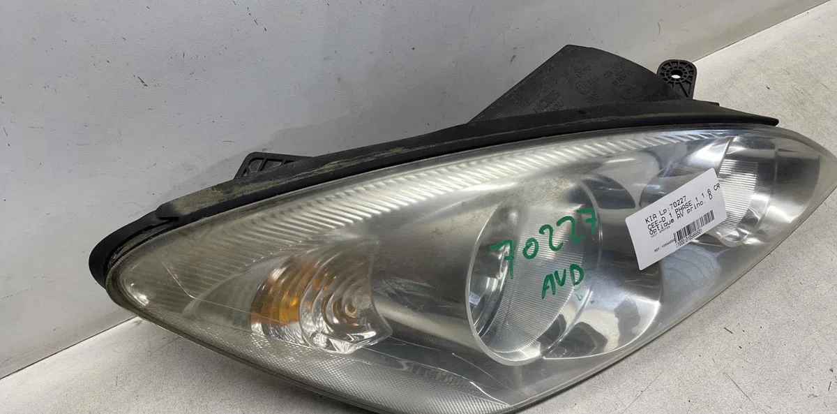 Phare droit Kia CEE'D 3-5 portes (ED) 1.6 crdi 115 (2006-2012) occasion