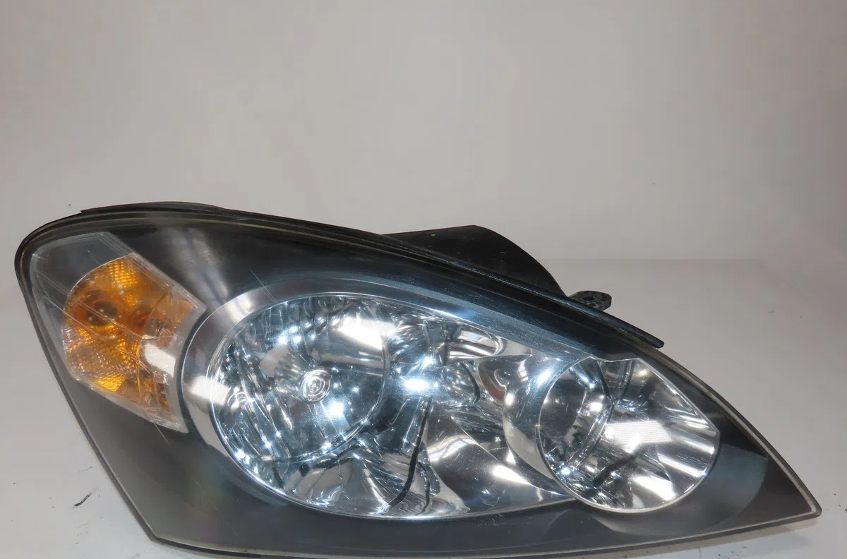 Phare droit Kia CEE'D 3-5 portes (ED) 1.6 crdi 90 (2006-2012) occasion