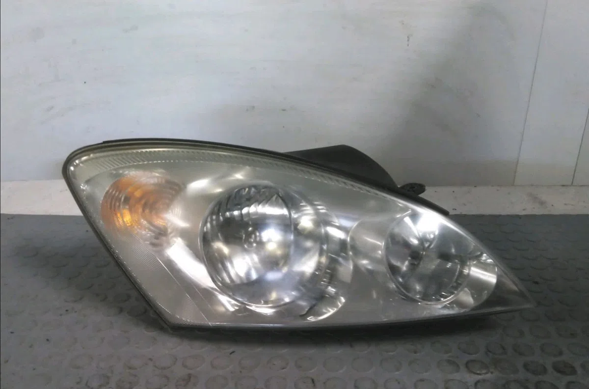 Phare droit Kia CEE'D 3-5 portes (ED) 1.6 crdi 90 (2006-2012) occasion