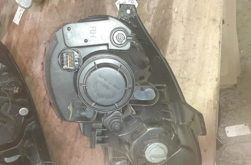 Phare droit Kia PICANTO I (SA) 1.1 crdi (2005-2011) 5 portes occasion