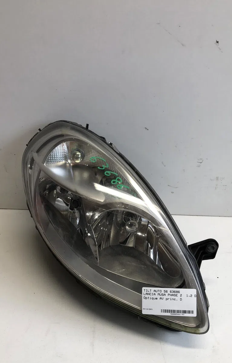 Phare droit Lancia MUSA (350_) 1.3 d multijet (350.axg11, 350.axg1a) (2006-2012) occasion