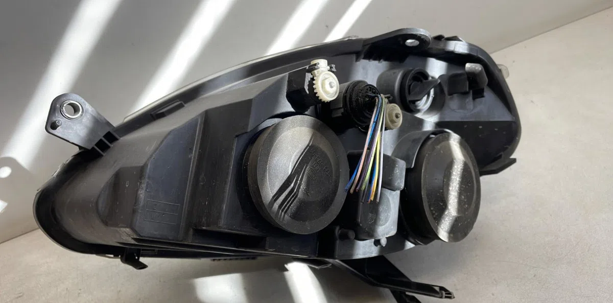 Phare droit Lancia YPSILON (843_) 1.4 (843.axg1a) (2006-2011) occasion