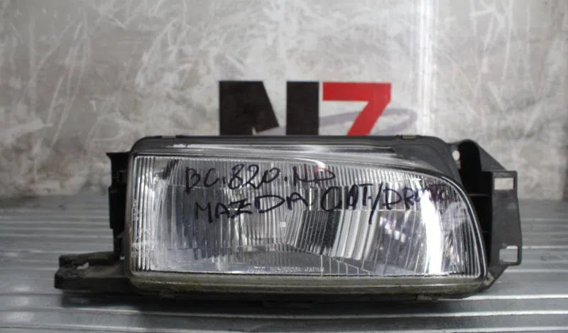 Phare droit MAZDA 323 4 PHASE 2 occasion