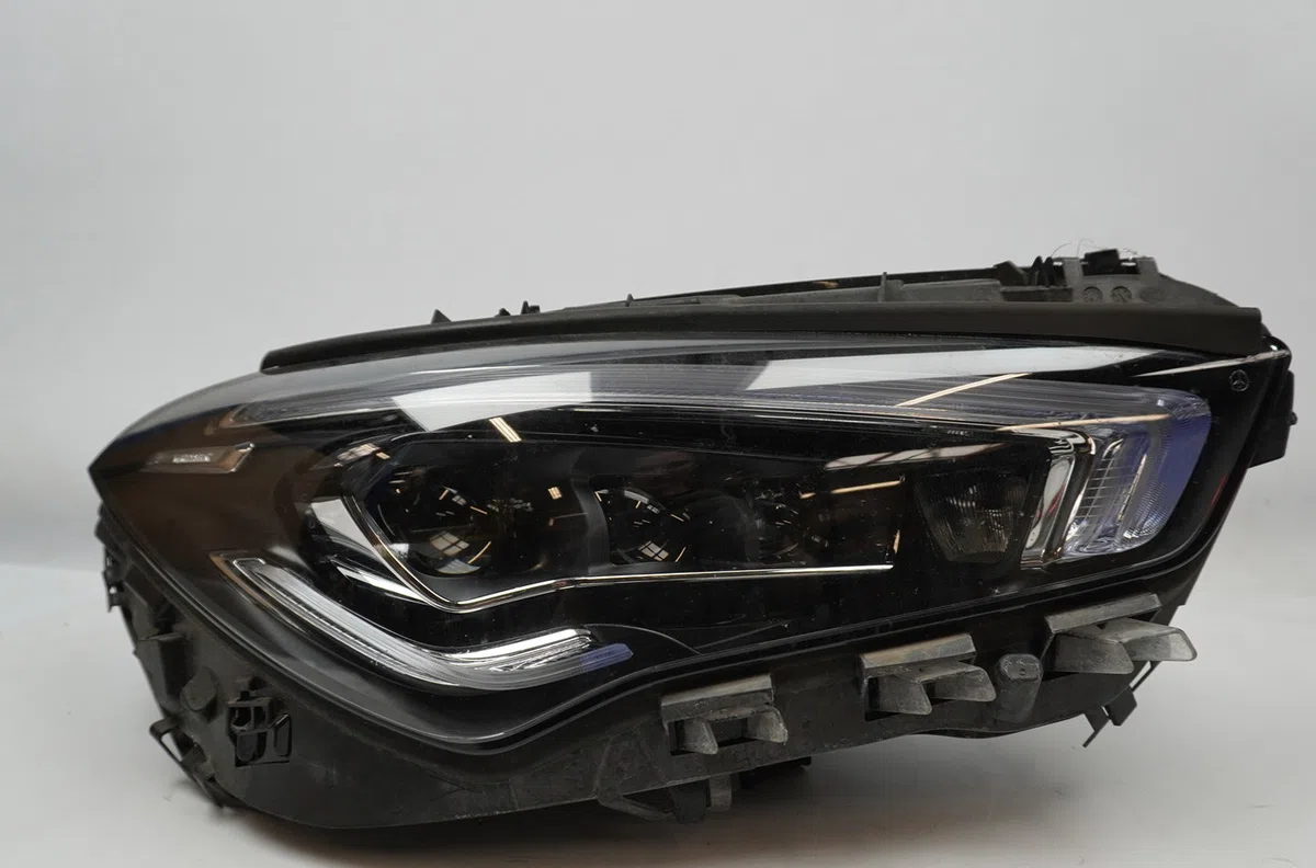 Phare droit Mercedes-benz CLA (C118) Cla 200 d (118.312) (2019) occasion