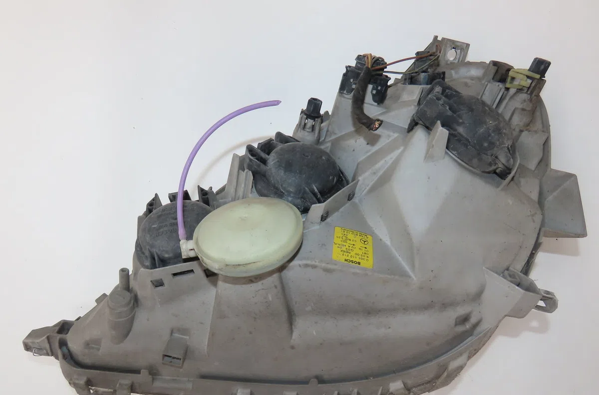 Phare droit Mercedes-benz CLASSE A (W168) A 190 (168.032, 168.132) (1999-2004) occasion