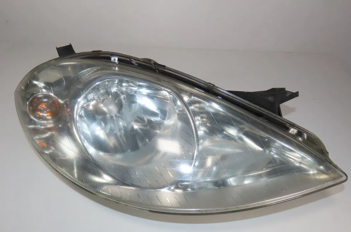Phare droit Mercedes-benz CLASSE A (W169) A 180 cdi (169.007, 169.307) (2004-2012) 5 portes occasion