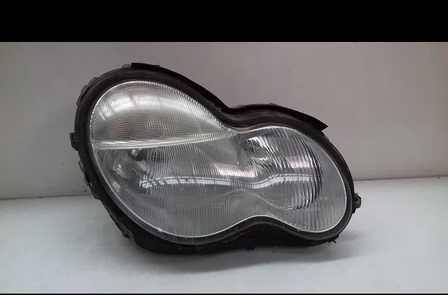 Phare droit Mercedes-benz CLASSE C (W203) C 200 cdi (203.004) (2000-2003) 4 portes occasion