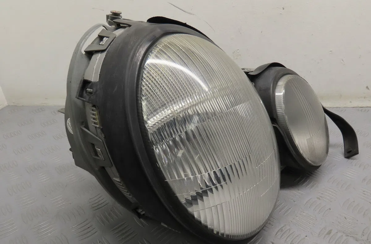 Phare droit Mercedes-benz CLASSE E (W210) E 300 turbo-d (210.025) (1996-1999) occasion