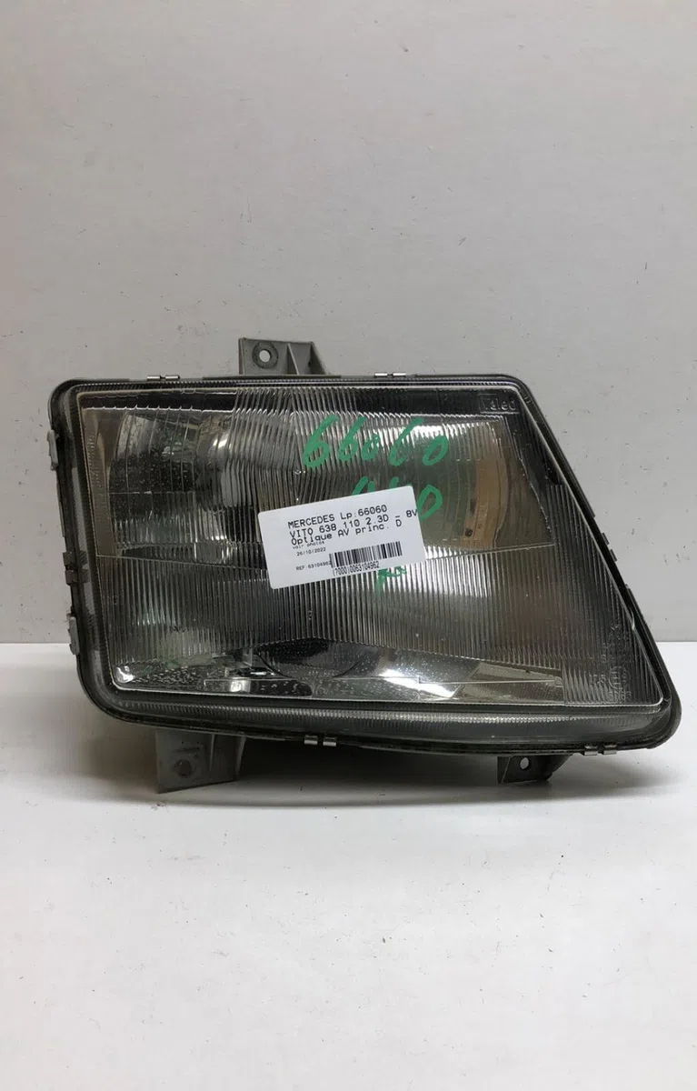 Phare droit Mercedes-benz VITO Autobus-Autocar (W638) 110 td 2.3 (638.174) (1996-2003) occasion