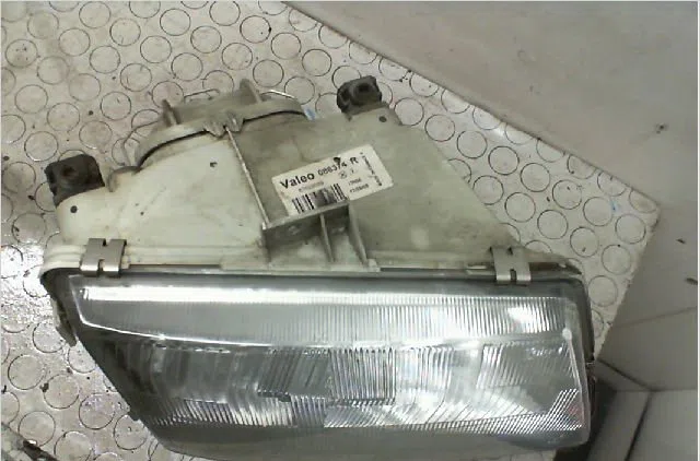 Phare droit Mercedes-benz VITO Autobus-Autocar (W638) 112 cdi 2.2 (638.194) (1999-2003) occasion