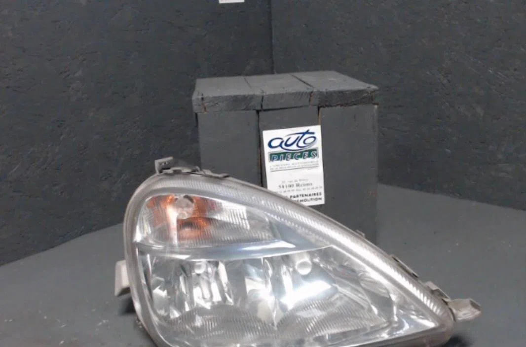 Phare droit MERCEDES CLASSE A 168 CLASSE A 168 PHASE 2 occasion