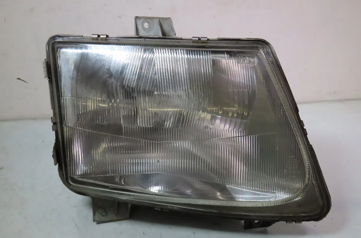 Phare droit MERCEDES V220 occasion