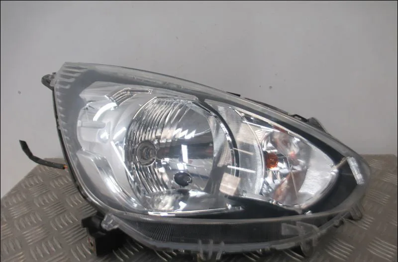 Phare droit Mitsubishi MIRAGE - SPACE STAR VI 3-5 portes (A0_A) 1.0 (a05a) (2012) 5 portes occasion