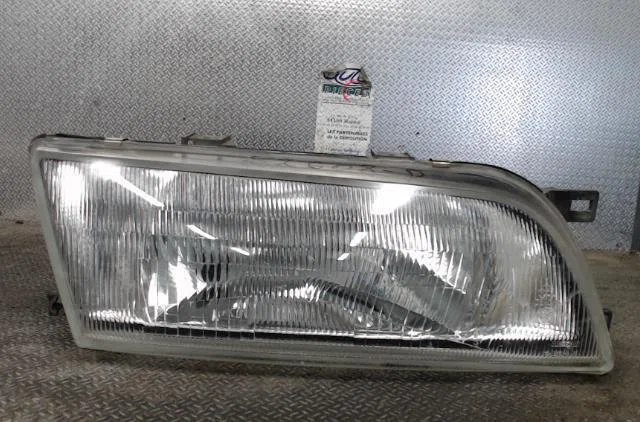 Phare droit NISSAN ALMERA 1 ALMERA 1 PHASE 1 occasion