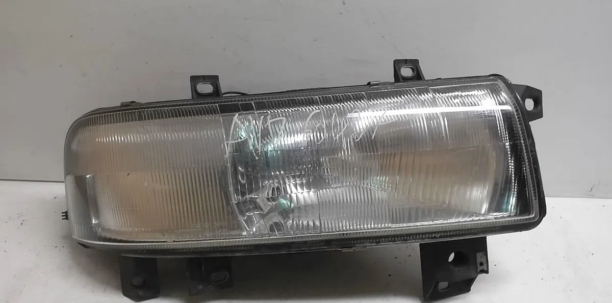 Phare droit Nissan INTERSTAR Camionnette (X70) Dci 90 (2002) occasion