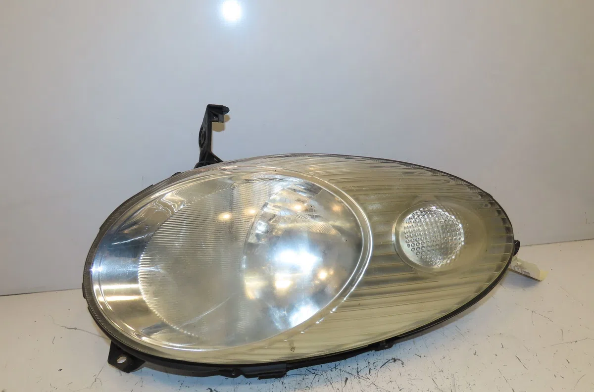 Phare droit Nissan MICRA III (K12) 1.5 dci (2003-2010) occasion