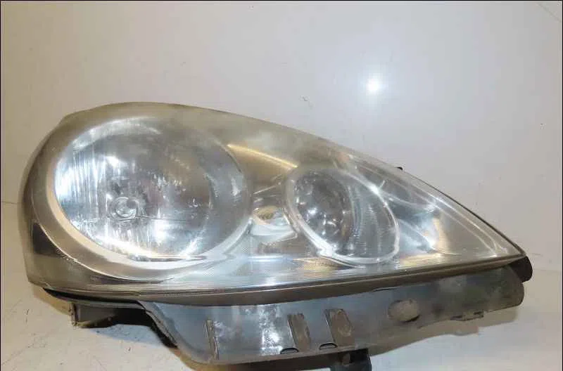 Phare droit NISSAN NOTE I occasion