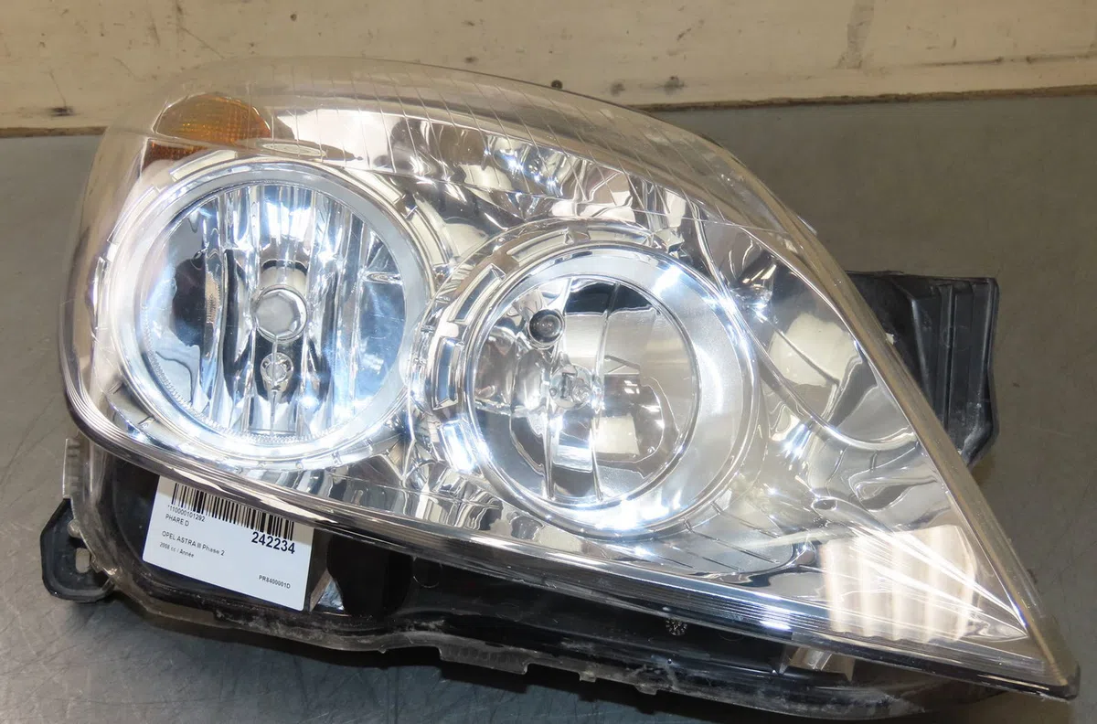 Phare droit Opel ASTRA H Break (A04) 1.3 cdti (l35) (2005-2010) 5 portes occasion