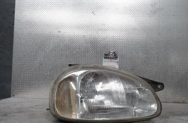 Phare droit Opel CORSA B (S93) 1.2 i 16v (f08, f68, m68) (1998-2000) 5 portes occasion