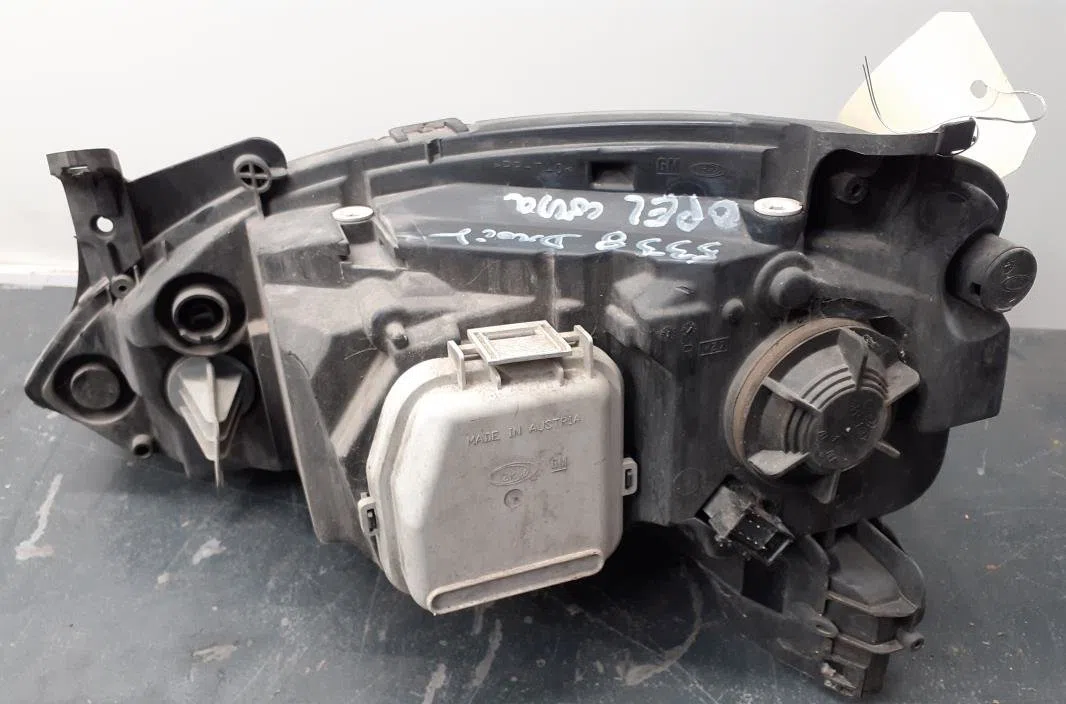 Phare droit OPEL CORSA C PHASE 2 occasion