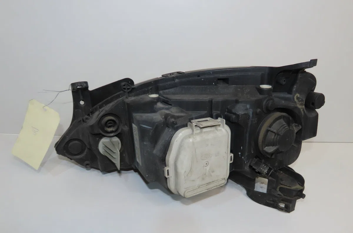 Phare droit Opel CORSA C (X01) 1.2 twinport (f08, f68) (2004-2009) occasion