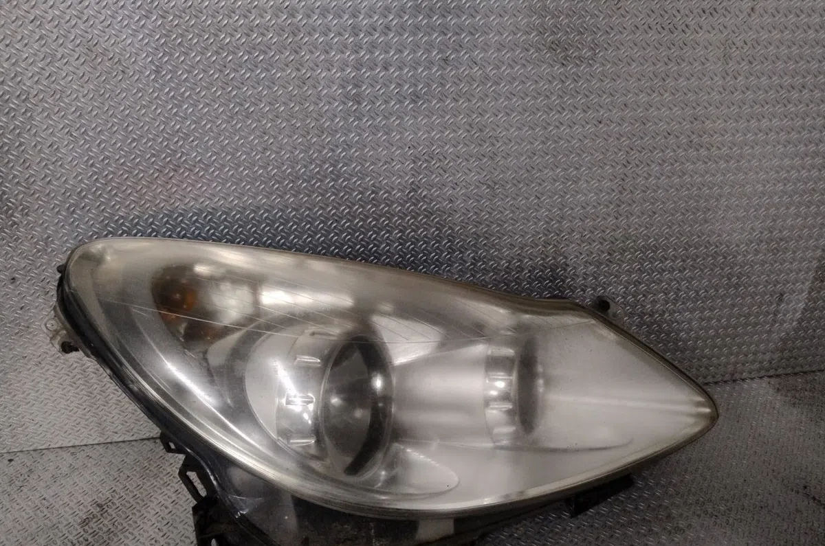 Phare droit Opel CORSA D (S07) 1.3 cdti (l08, l68) (2006-2014) 3 portes occasion