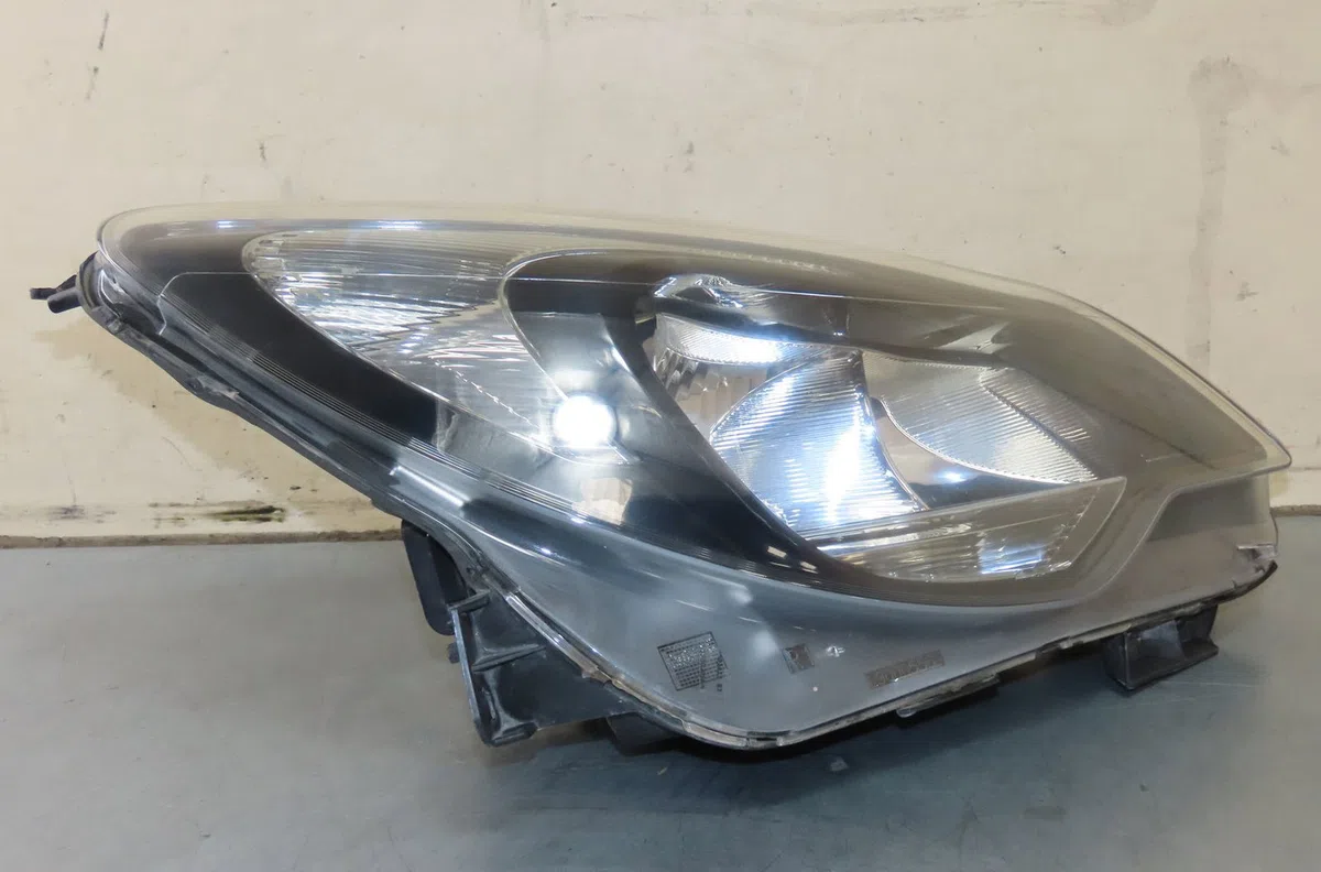 Phare droit Opel CORSA D (S07) 1.3 cdti (l08, l68) (2006-2014) 5 portes occasion