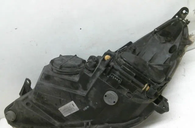 Phare droit Opel CORSA D (S07) 1.4 (l08, l68) (2006-2014) occasion