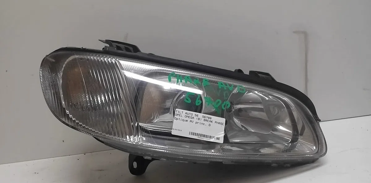 Phare droit Opel OMEGA B Break (V94) 2.0 dti 16v (f35, m35, p35) (1997-2000) occasion