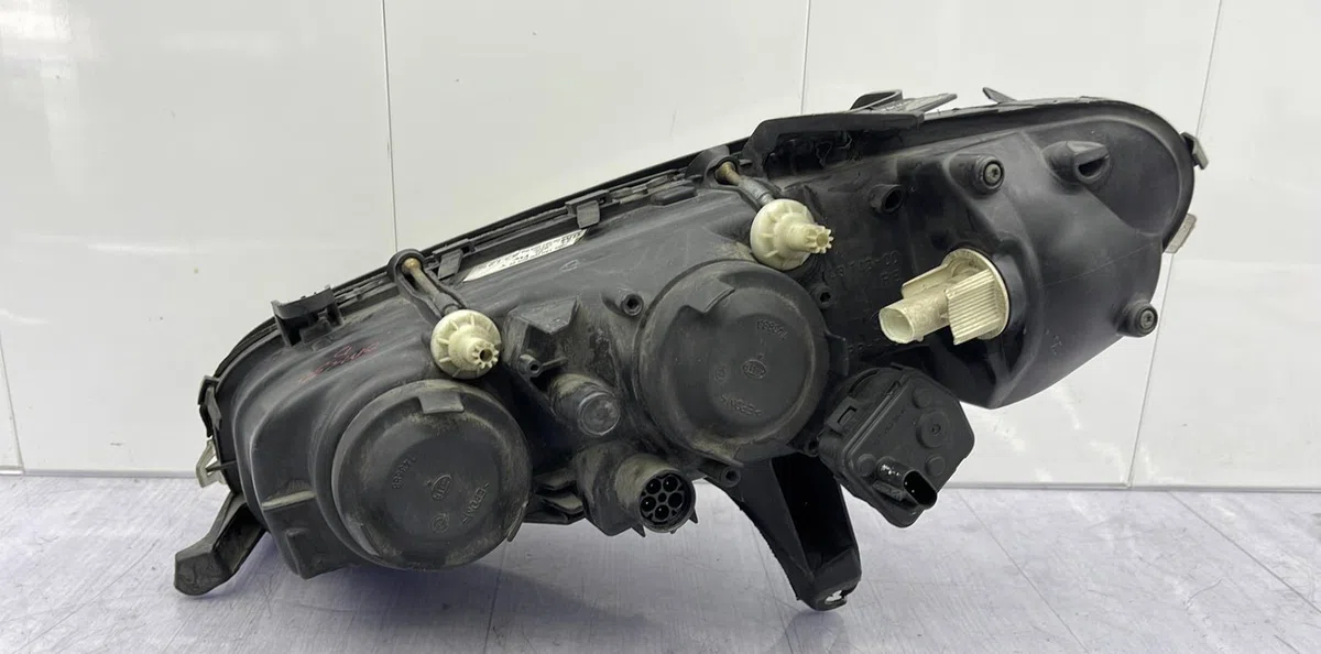 Phare droit OPEL OMEGA B PHASE 1 occasion