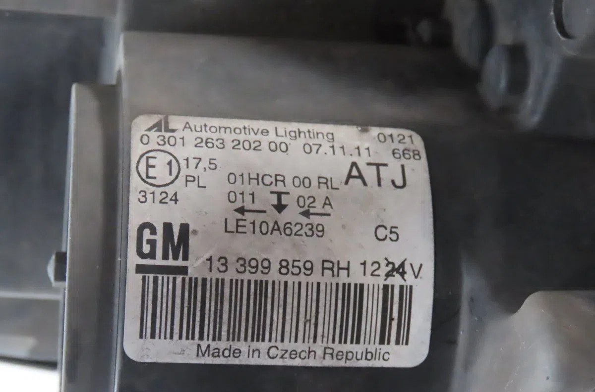 Phare droit Opel ZAFIRA TOURER C (P12) 2.0 cdti (75) (2011) occasion