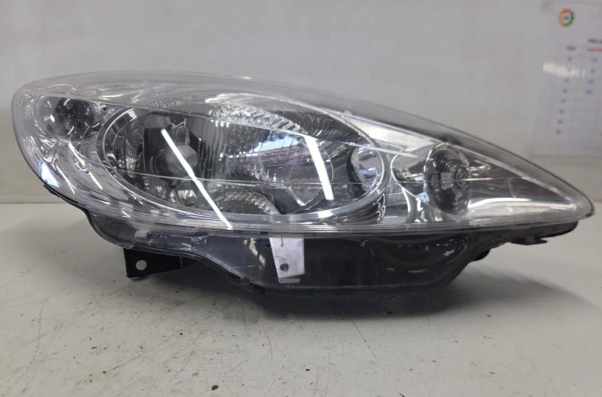 Phare droit PEUGEOT 1007 occasion