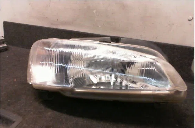 Phare droit Peugeot 106 II (1A_, 1C_) 1.1 i (1996-2004) occasion