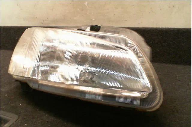 Phare droit Peugeot 106 II (1A_, 1C_) 1.5 d (1998-2004) 3 portes occasion