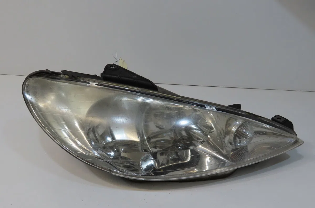 Phare droit Peugeot 206 3-5 portes (2A-C) 1.4 hdi eco 70 (2001-2009) 5 portes occasion