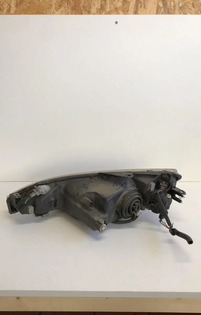 Phare droit Peugeot 206 3-5 portes (2A-C) 1.4 i (1998-2012) 3 portes occasion