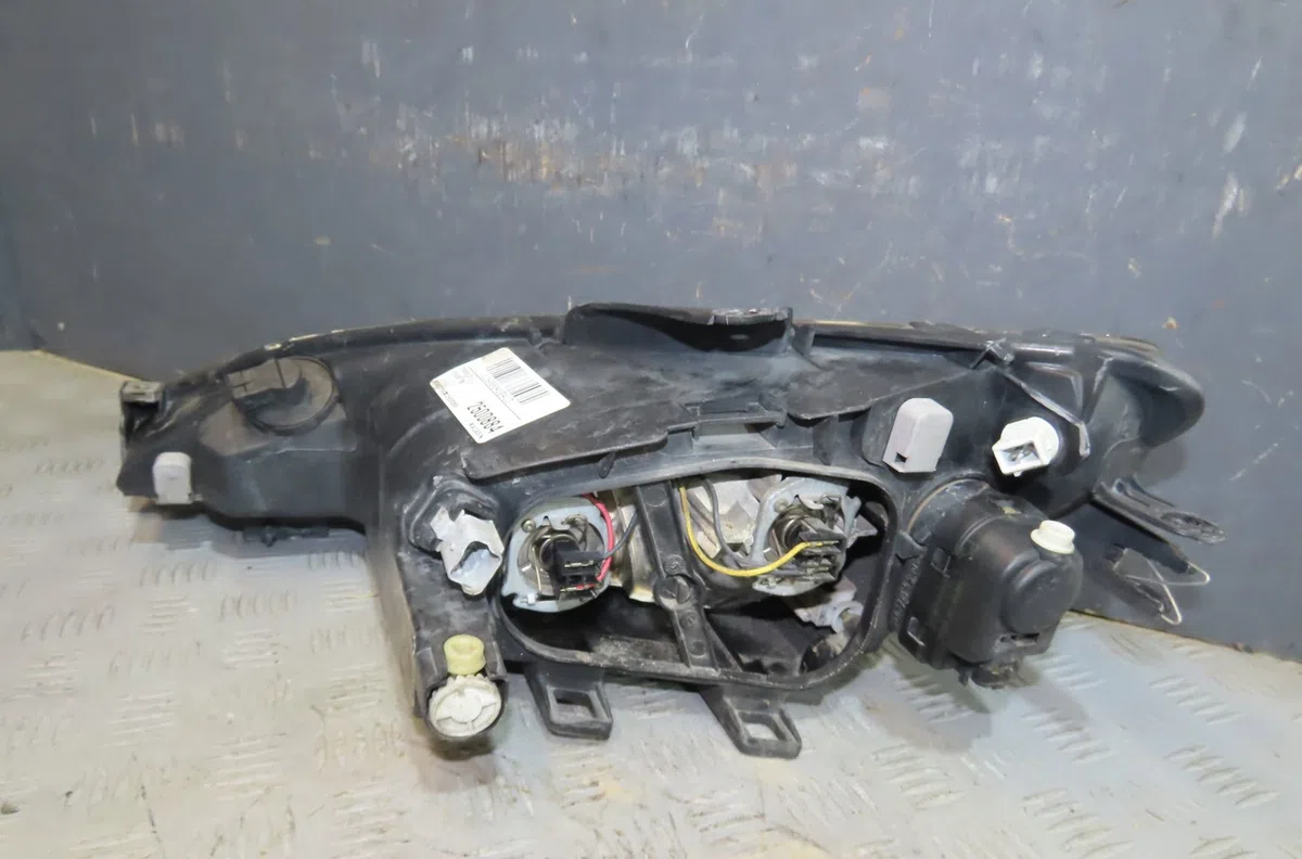 Phare droit Peugeot 206 3-5 portes (2A-C) 1.6 16v (2000-2009) 3 portes occasion
