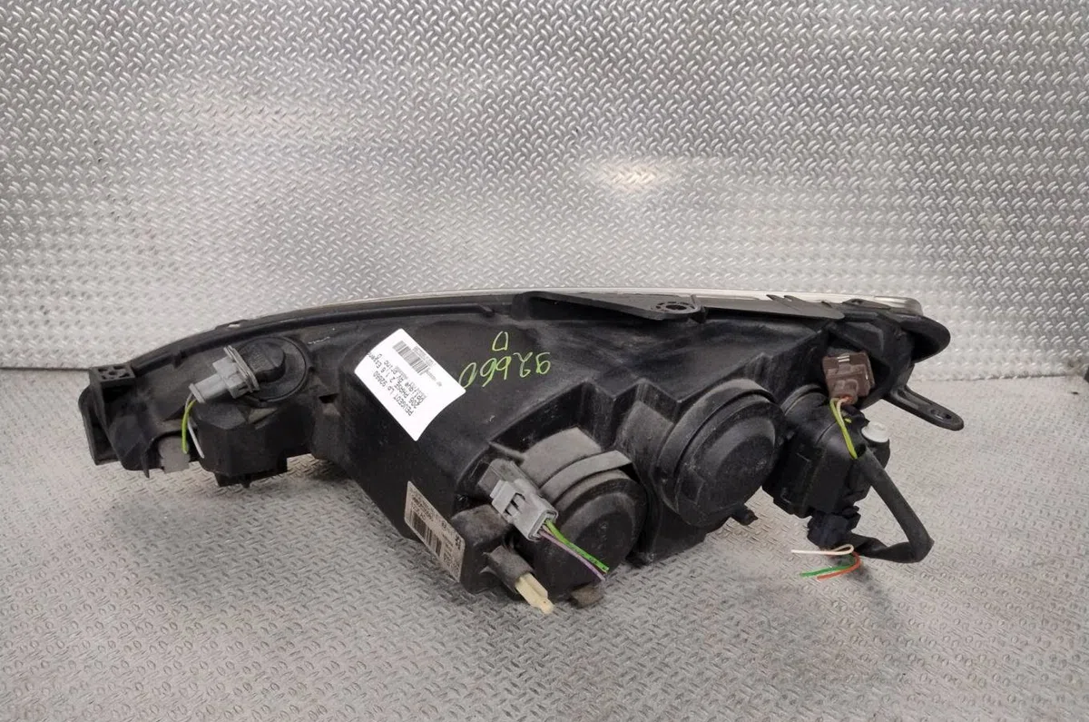 Phare droit Peugeot 206 3-5 portes (2A-C) 1.6 16v (2000-2009) 3 portes occasion
