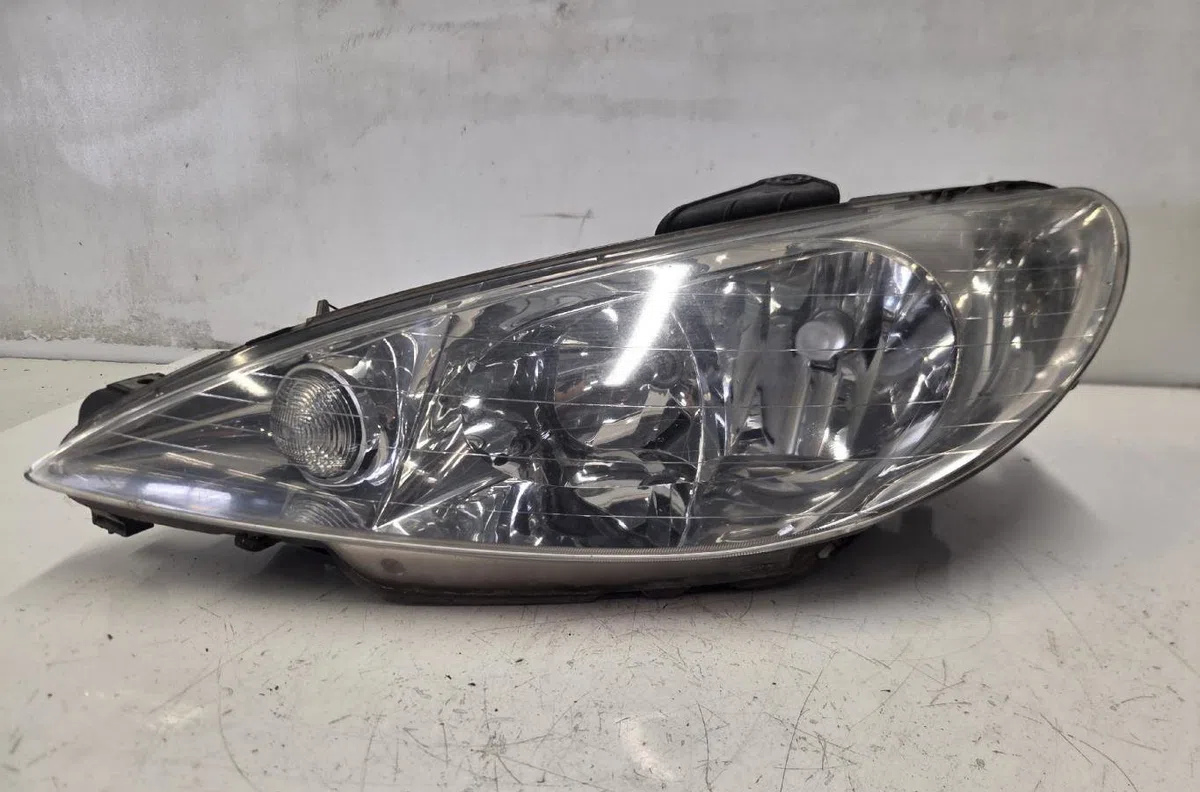 Phare droit PEUGEOT 206 PHASE 1 occasion