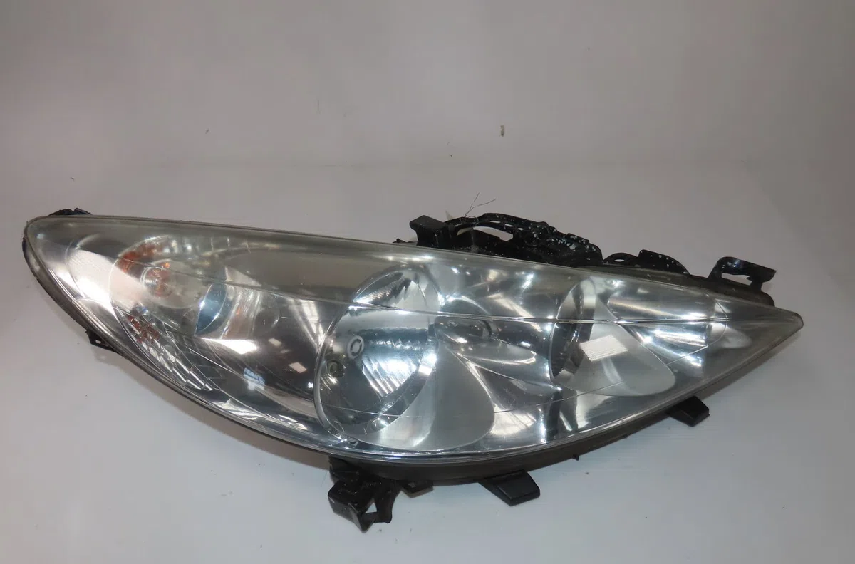 Phare droit Peugeot 207-207 (WA_, WC_) 1.6 hdi (2006-2013) 5 portes occasion