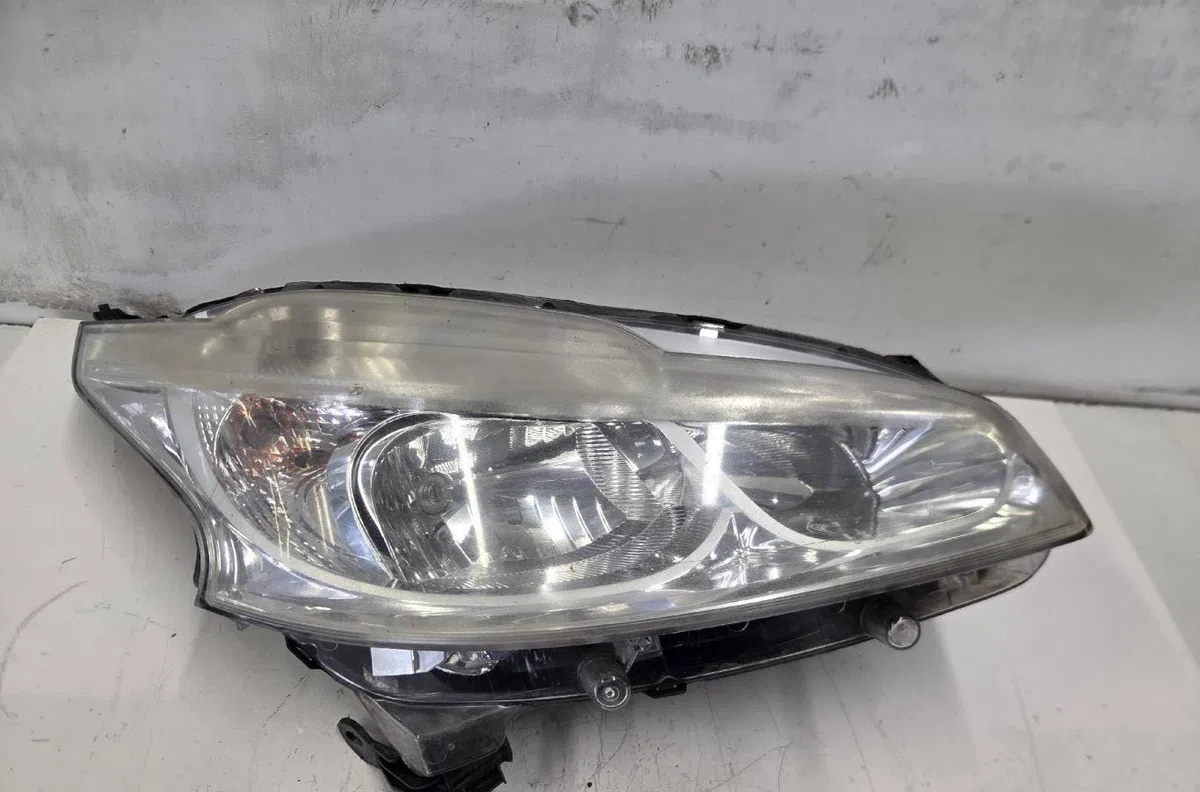 Phare droit PEUGEOT 208 1 PHASE 1 occasion