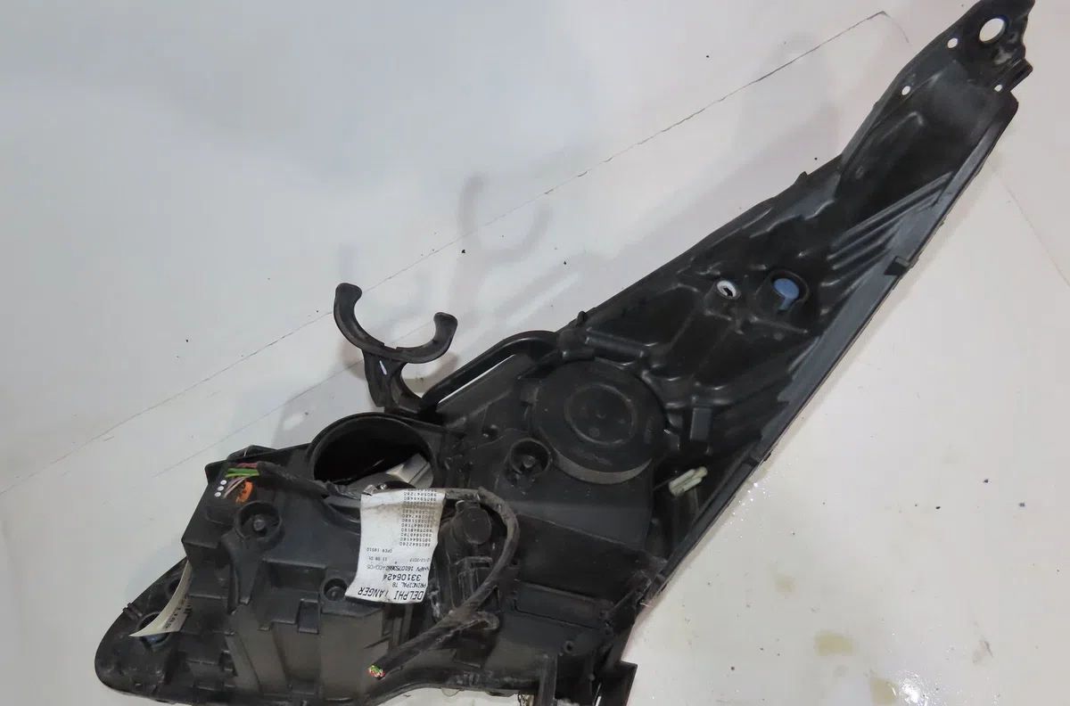 Phare droit Peugeot 3008 Monospace (0U_) 1.6 hdi (2009-2016) 5 portes occasion