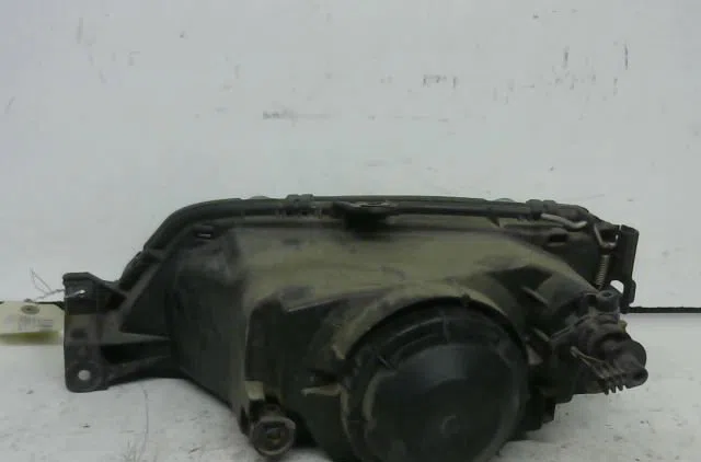 Phare droit Peugeot 306 3-5 portes (7A, 7C, N3, N5) 1.4 (1993-2001) 5 portes occasion