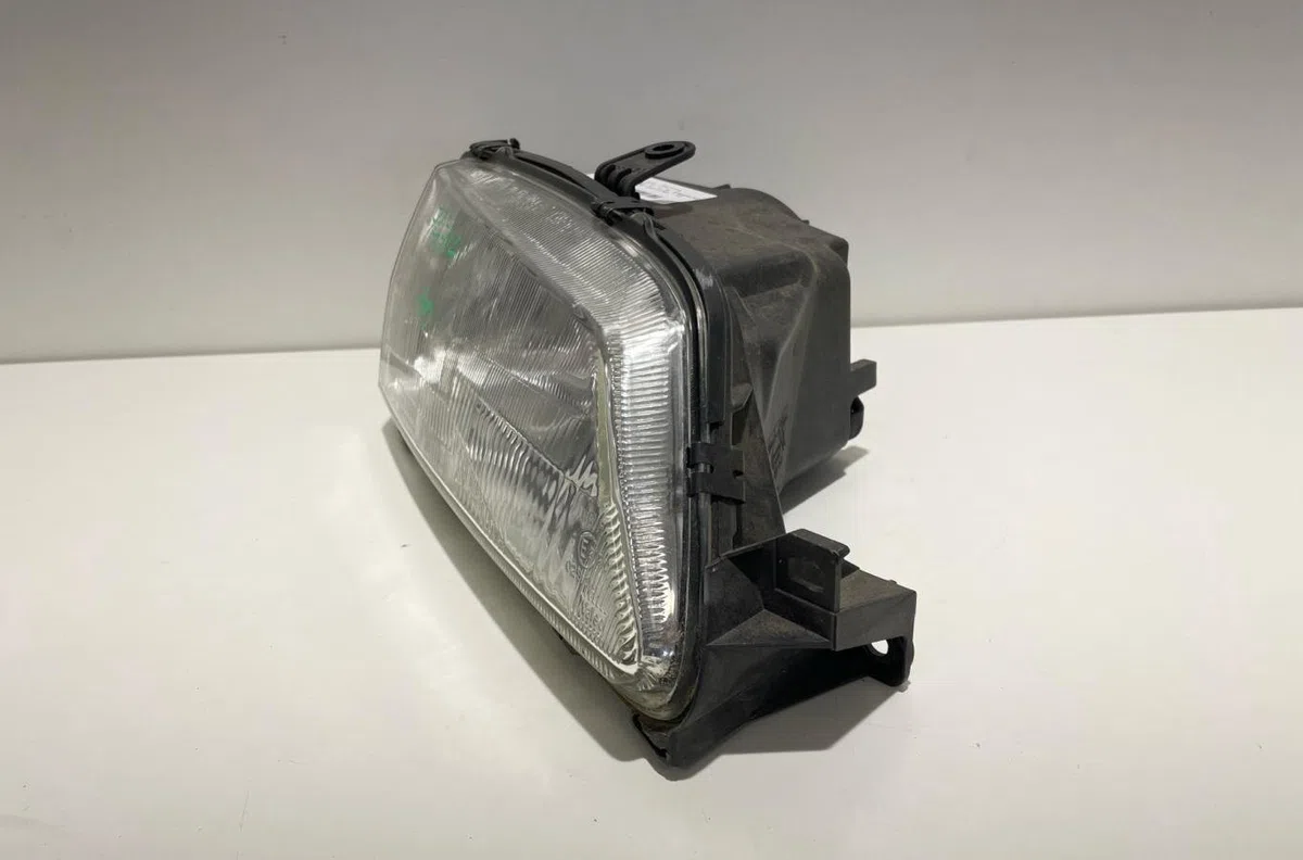 Phare droit Peugeot 306 3-5 portes (7A, 7C, N3, N5) 1.6 (1993-2000) occasion