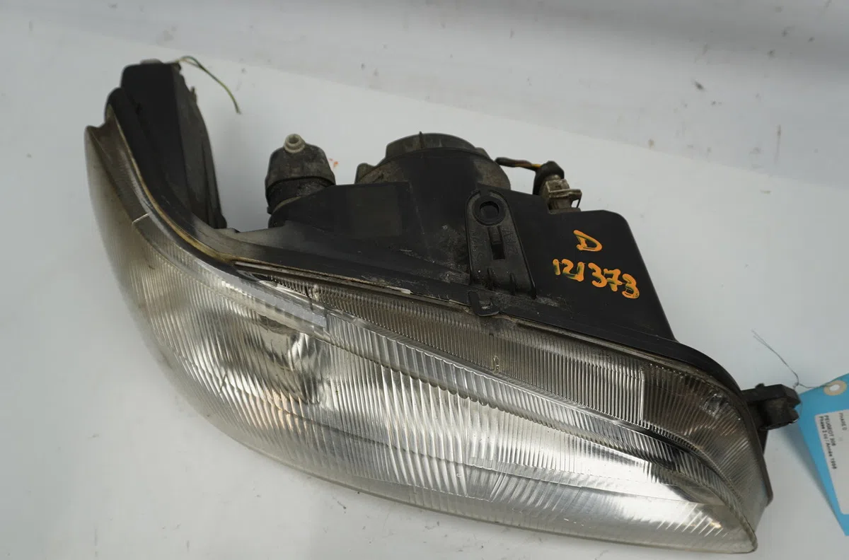 Phare droit Peugeot 306 3-5 portes (7A, 7C, N3, N5) 1.9 d (1994-2001) occasion
