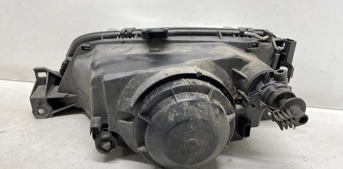 Phare droit Peugeot 306 (7B, N3, N5) 1.9 sld (1994-2001) occasion