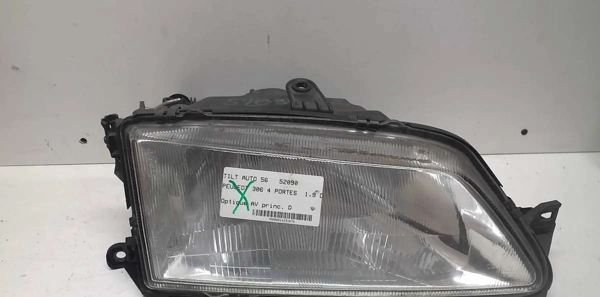 Phare droit Peugeot 306 (7B, N3, N5) 1.9 sld (1994-2001) occasion
