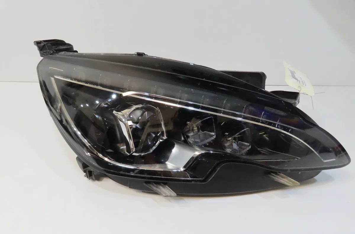 Phare droit Peugeot 308 II (LB_, LP_, LW_, LH_, L3_) 1.6 bluehdi 120 (2013-2021) occasion